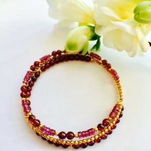 Bransoletka na drucie pamięciowym