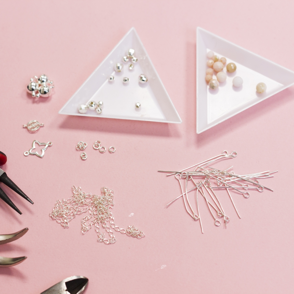 elementy potrzebne do zrobienia naszyjnika