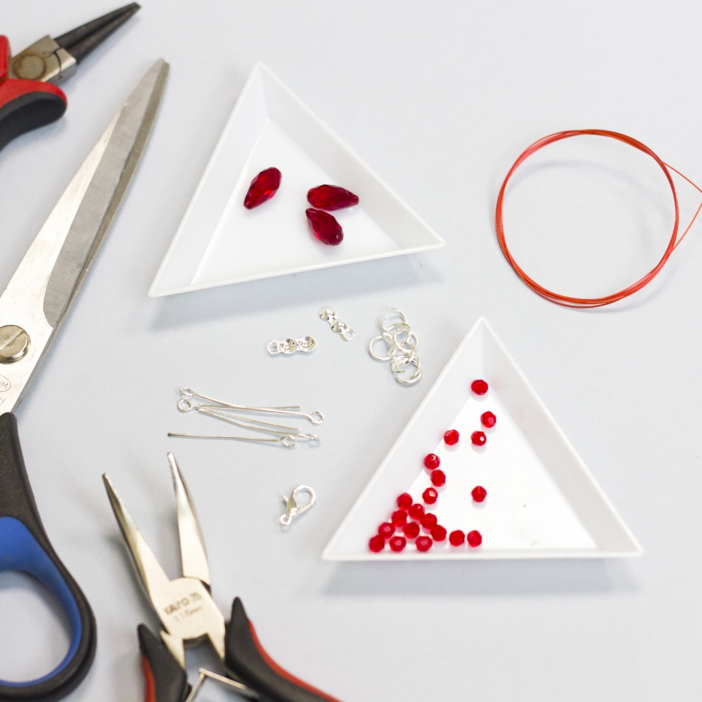 elementy potrzebne do zrobienia naszyjnika