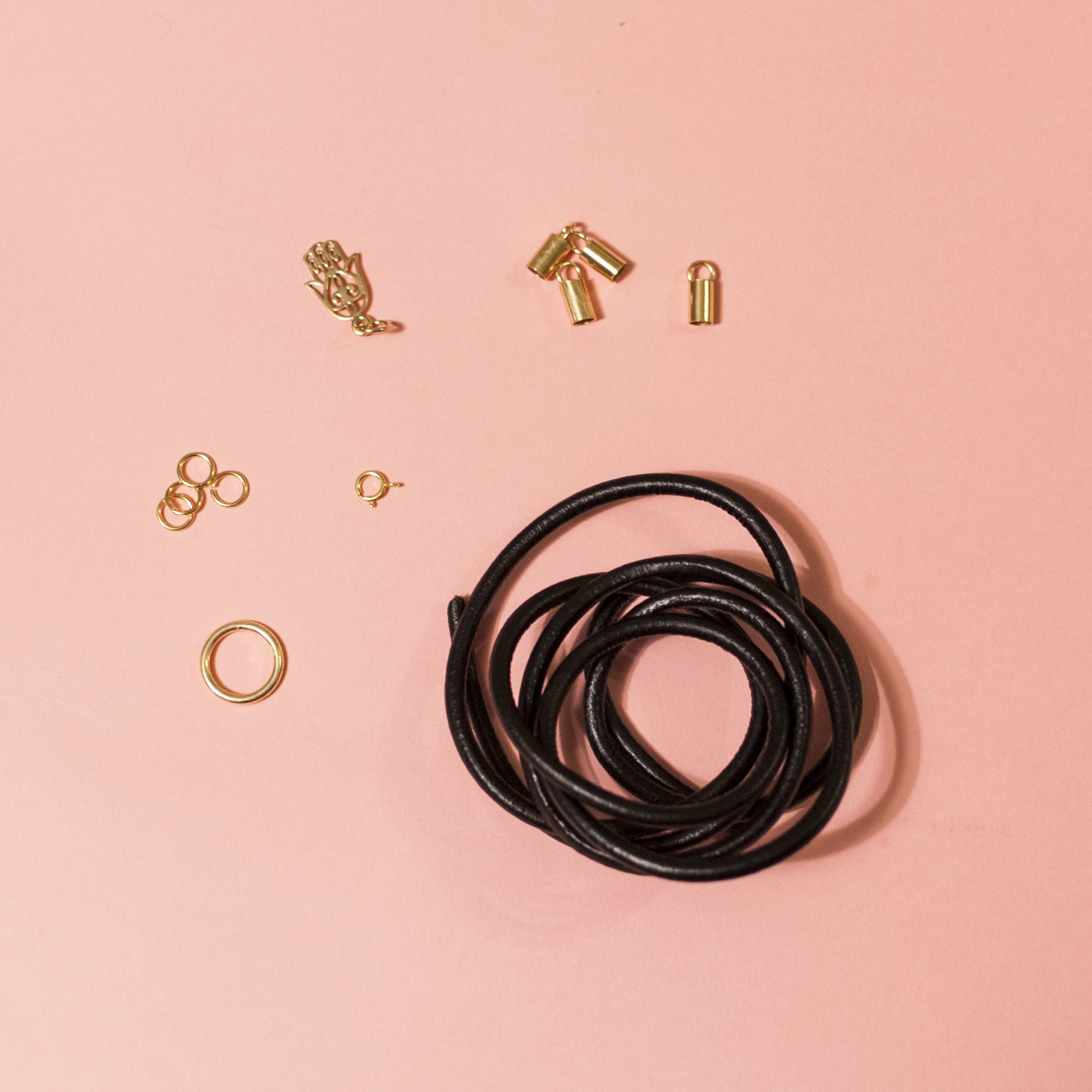 elementy potrzebne do zrobienia bransoletki