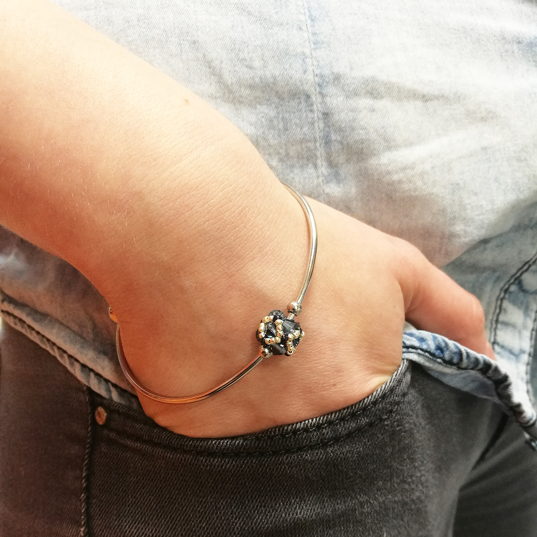 bransoletki na bazie ze stali chirurgicznej