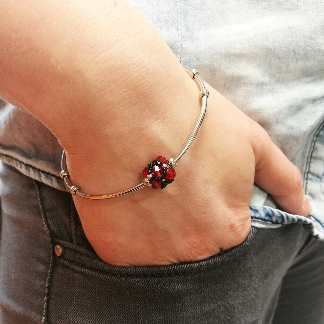 bransoletki na bazie ze stali chirurgicznej