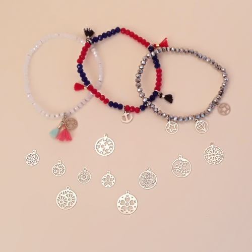 letnie bransoletki na gumce z zawieszkami ze stali chirurgicznej