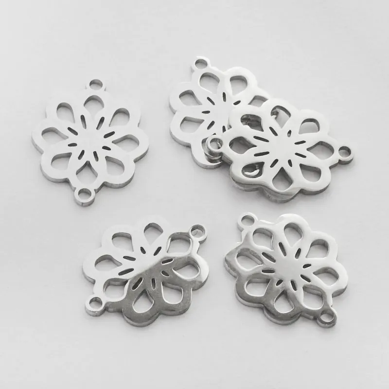 Łącznik ze stali chirurgicznej kwiatek w kolorze srebrnym 20 mm [ST8854A]