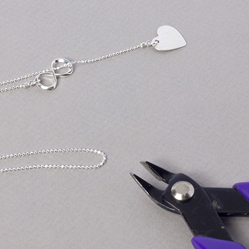 naszyjnik z łącznikiem nieskończoność