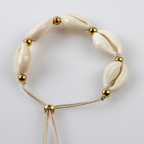 bransoletka z muszelek kauri