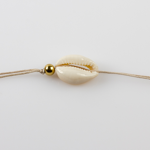 bransoletka z muszelek kauri