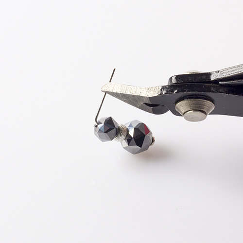 błyszczące kolczyki z terahertzem