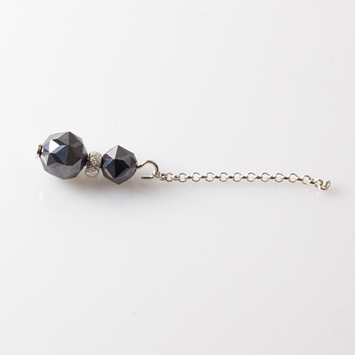 błyszczące kolczyki z terahertzem