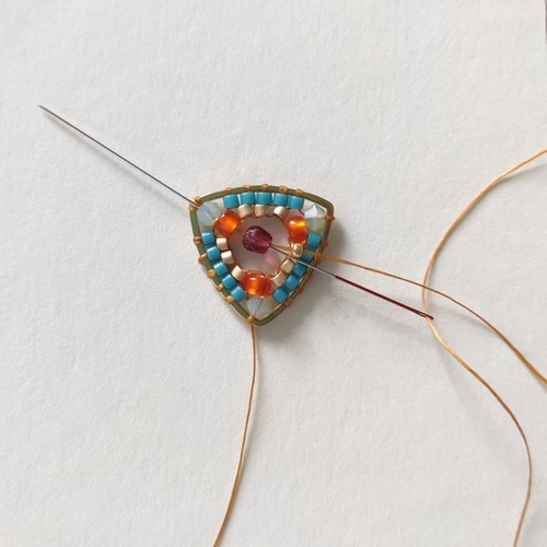 kolczyki ściegiem brick na bazie ze stali szlachetnej