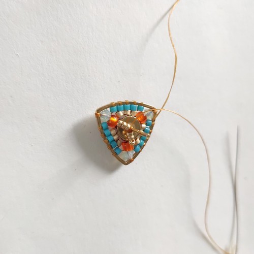 kolczyki na bazie ze stali chirurgicznej