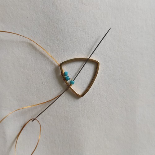 kolczyki ściegiem brick