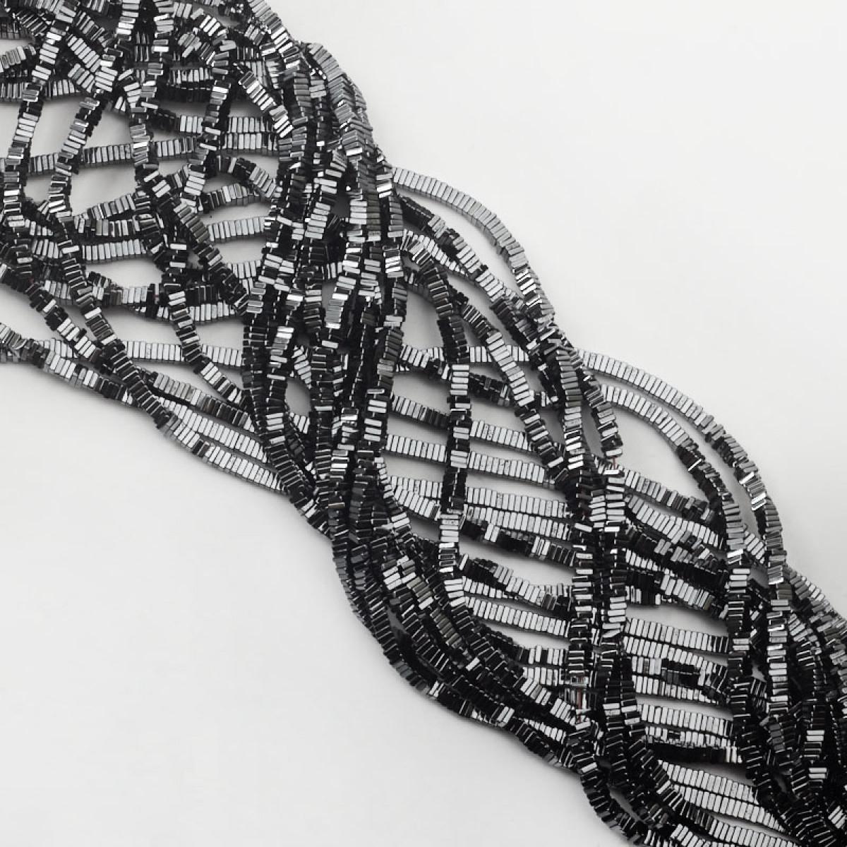 koralik kostka plaska z hematytu KA9345