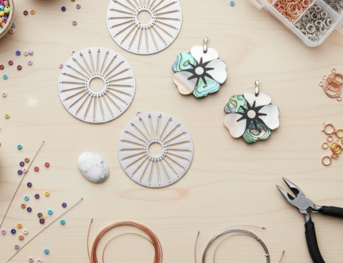 Jaką zawieszkę wybrać do biżuterii na świąteczny prezent: 5 nietypowych i ponadczasowych propozycji