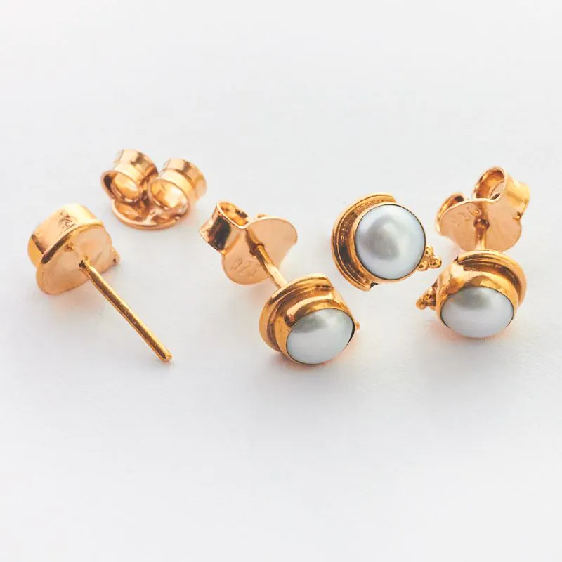 Srebrne kolczyki z naturalną perłą pozłacane AG925 8 mm [PS9108]