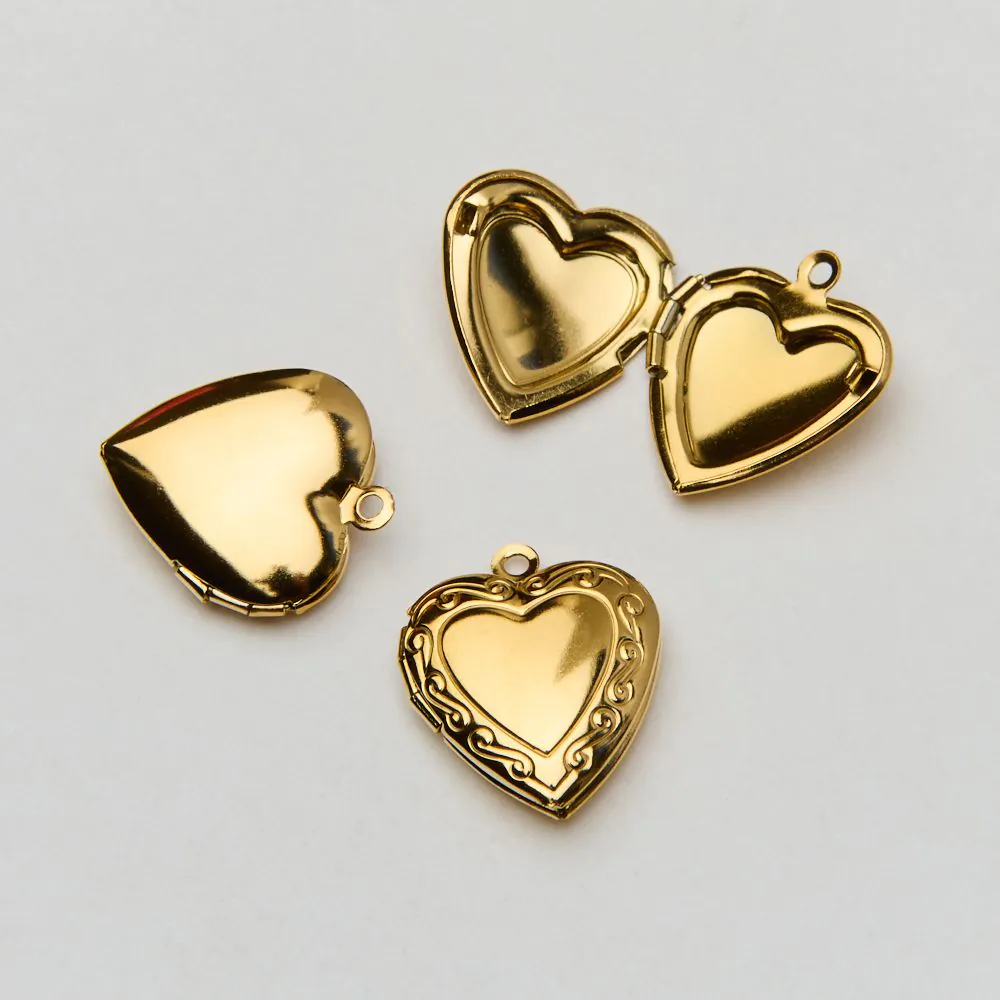 Zawieszka ze stali chirurgicznej sekretnik serce ze zdobieniami w kolorze złotym 22,5 mm PVD [ST2824B]