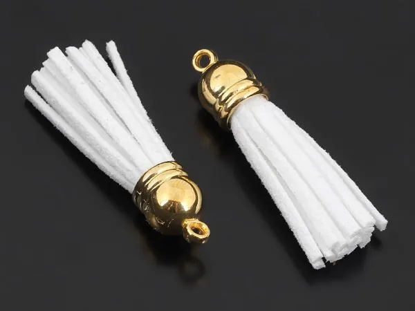 Chwost z rzemienia zamszowego w złotym okuciu biały 4 cm [SZ0920]