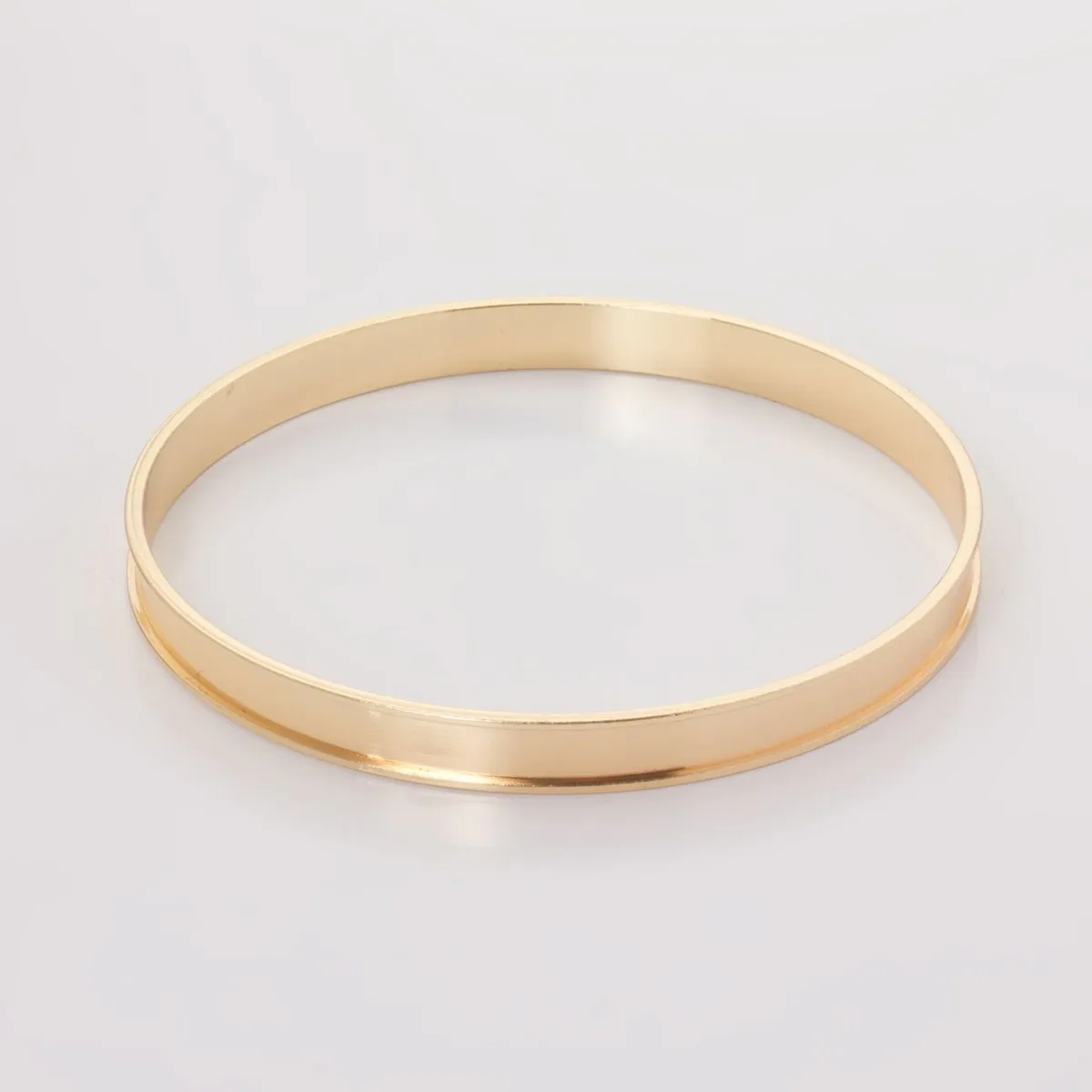 Bransoletka okrągła z rantem z mosiądzu 22 cm [ZL0420]