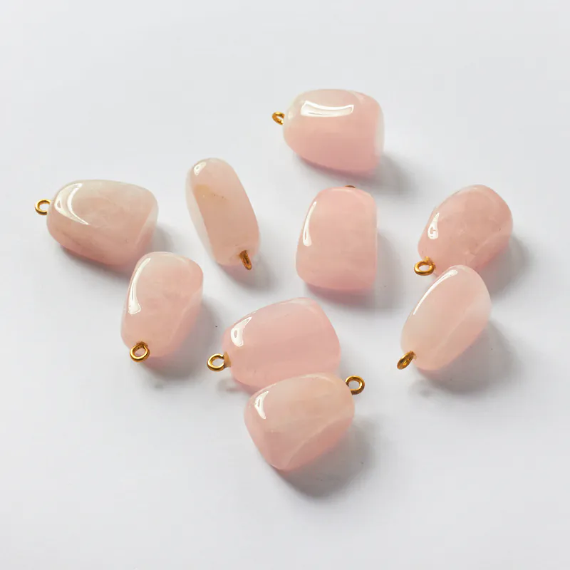 Kryształ górski różowy zawieszka bryłka 25 mm [KB0372]