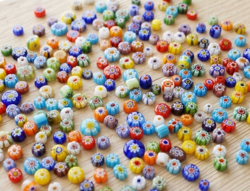Koraliki Mirafiori (Millefiori): jak wykorzystać urok tysiąca kwiatów w biżuterii na czasie?
